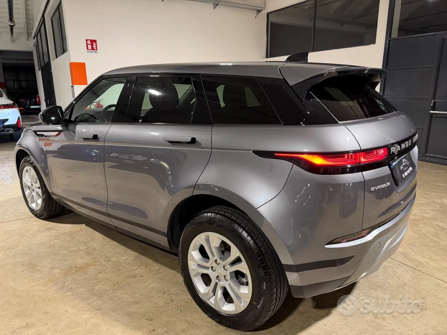 Land Rover Range Rover Evoque 2021 photo 3