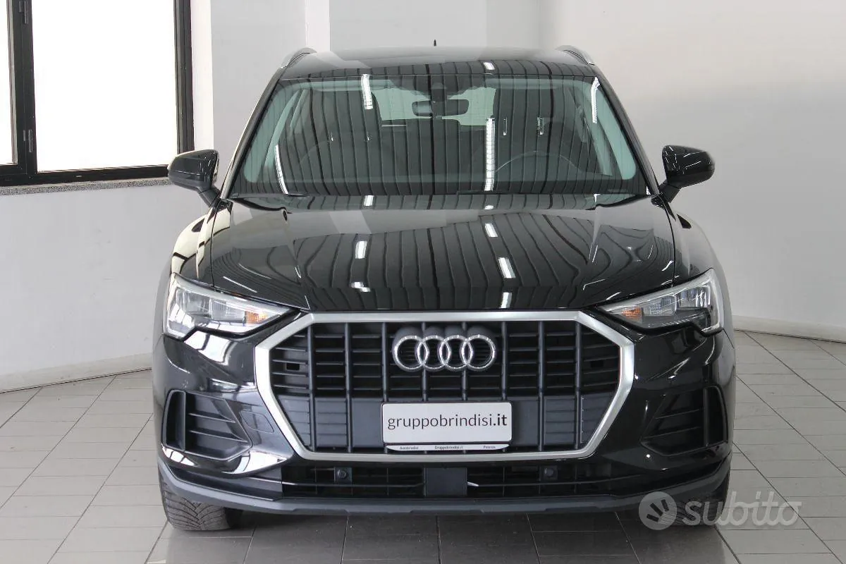Audi Q3 2021 photo 2