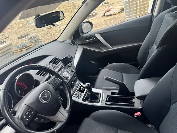 Mazda 3 2010 photo 3