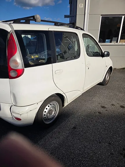Toyota Yaris Verso 2001 photo 3