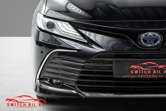 Toyota Camry 2023 photo 3
