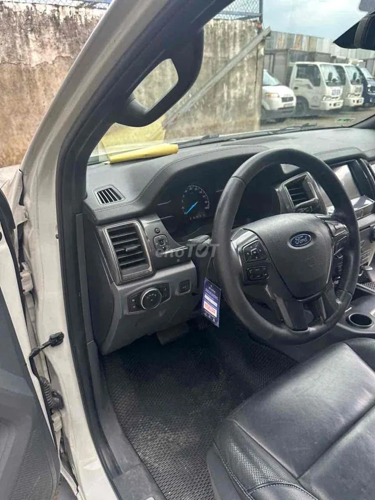 Ford Everest 2016 photo 2