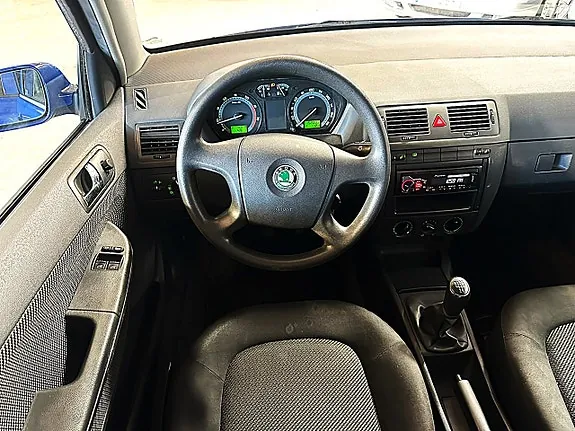 Skoda Fabia 2005 photo 5