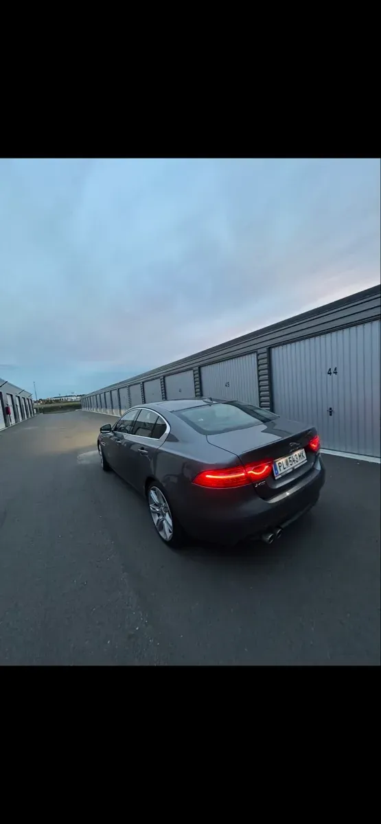 Jaguar Xe 2016 photo 3