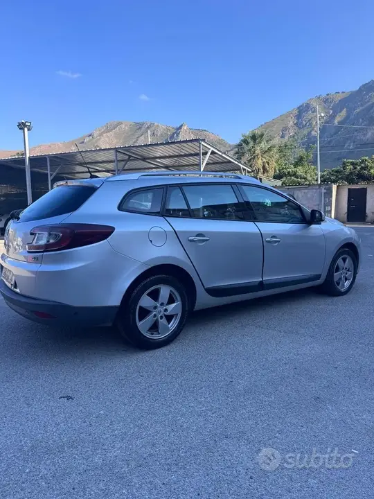 Renault Megane 2010 photo 3