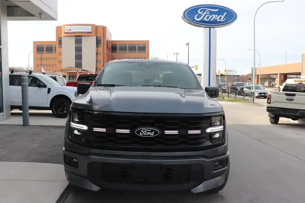 Ford F-150 2026 photo 2