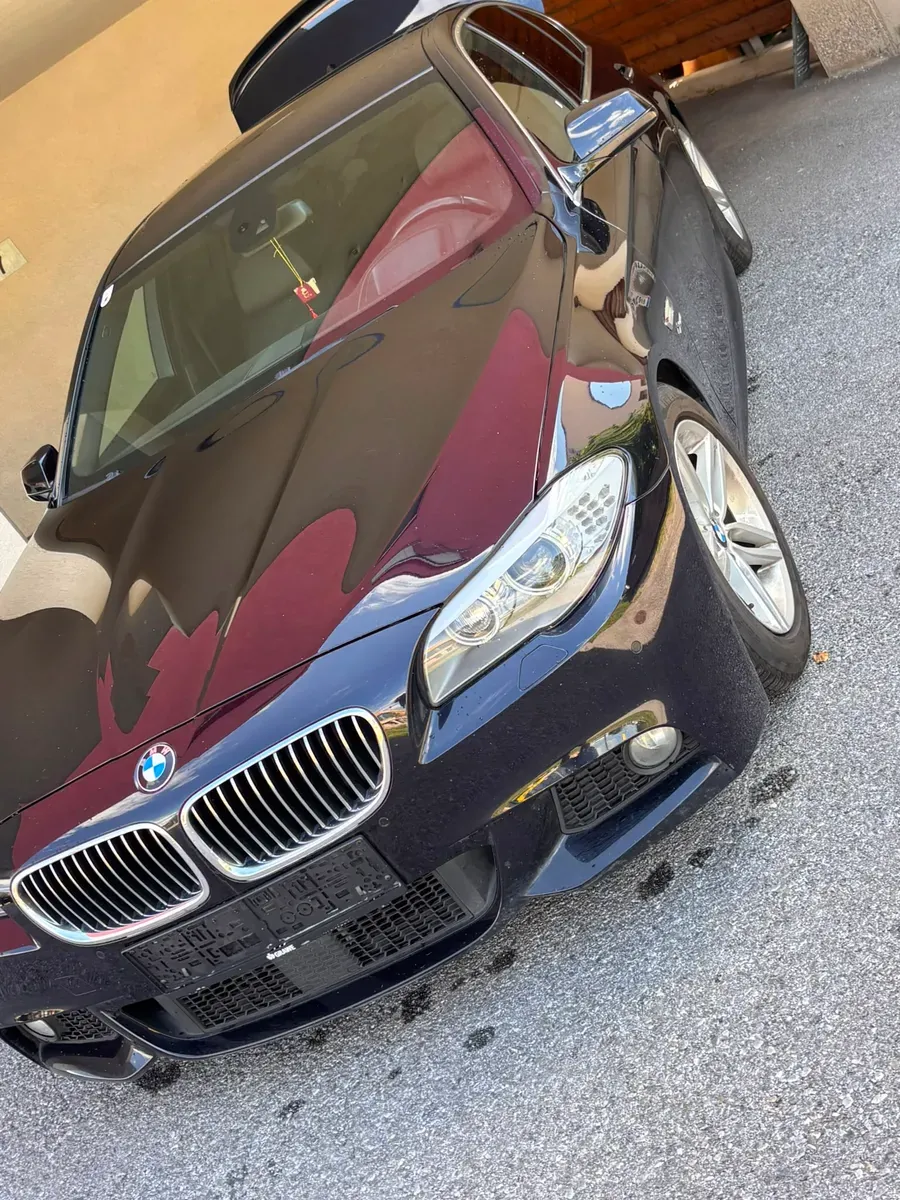 BMW 5 Series 2012 photo 2