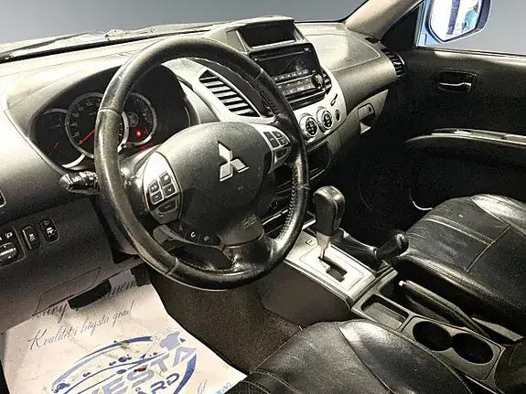 Mitsubishi L200 2015 photo 2