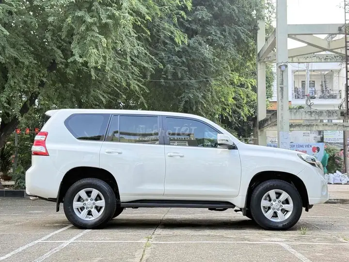 Toyota Land Cruiser Prado 2014 photo 4