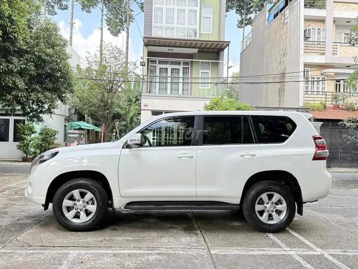 Toyota Land Cruiser Prado 2014 photo 3