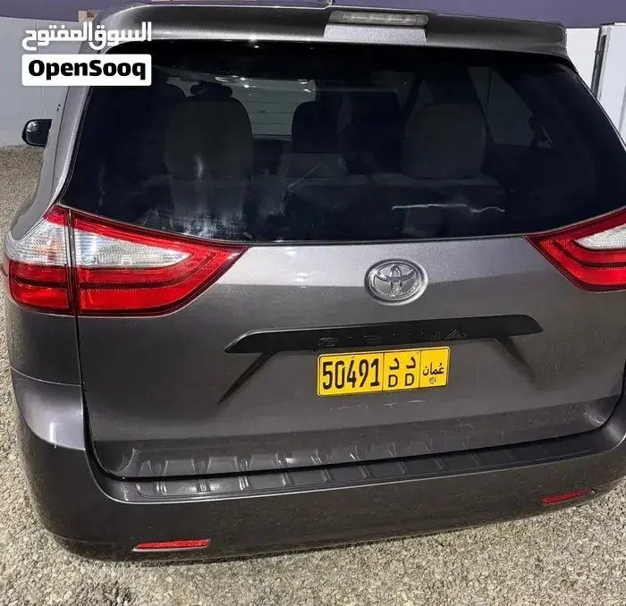 Toyota Sienna 2019 photo 2