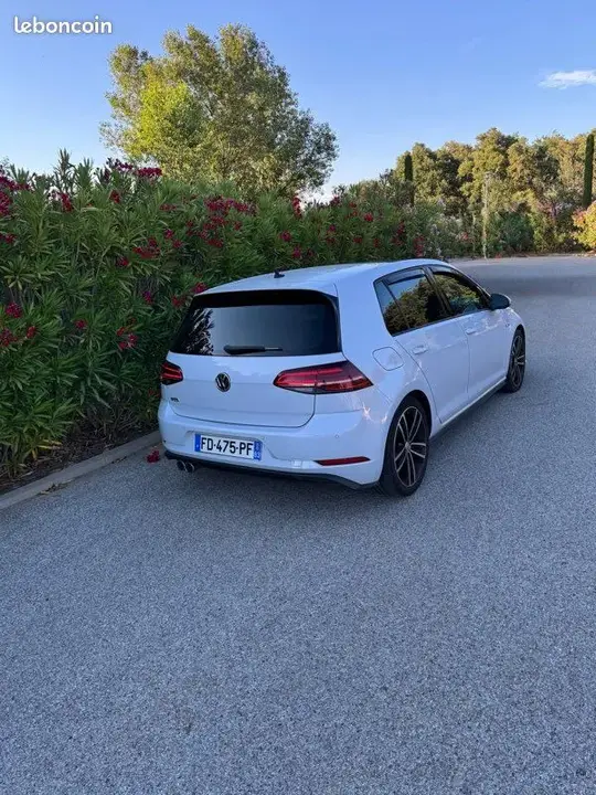 Volkswagen Golf 2018 photo 3