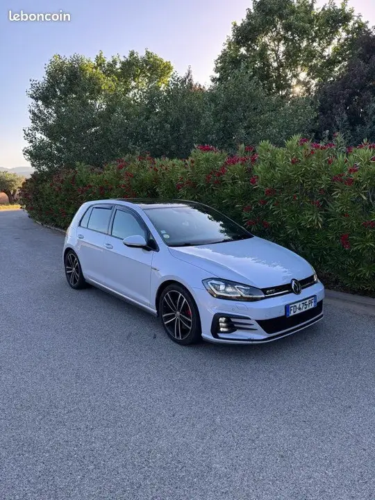 Volkswagen Golf 2018 photo 2