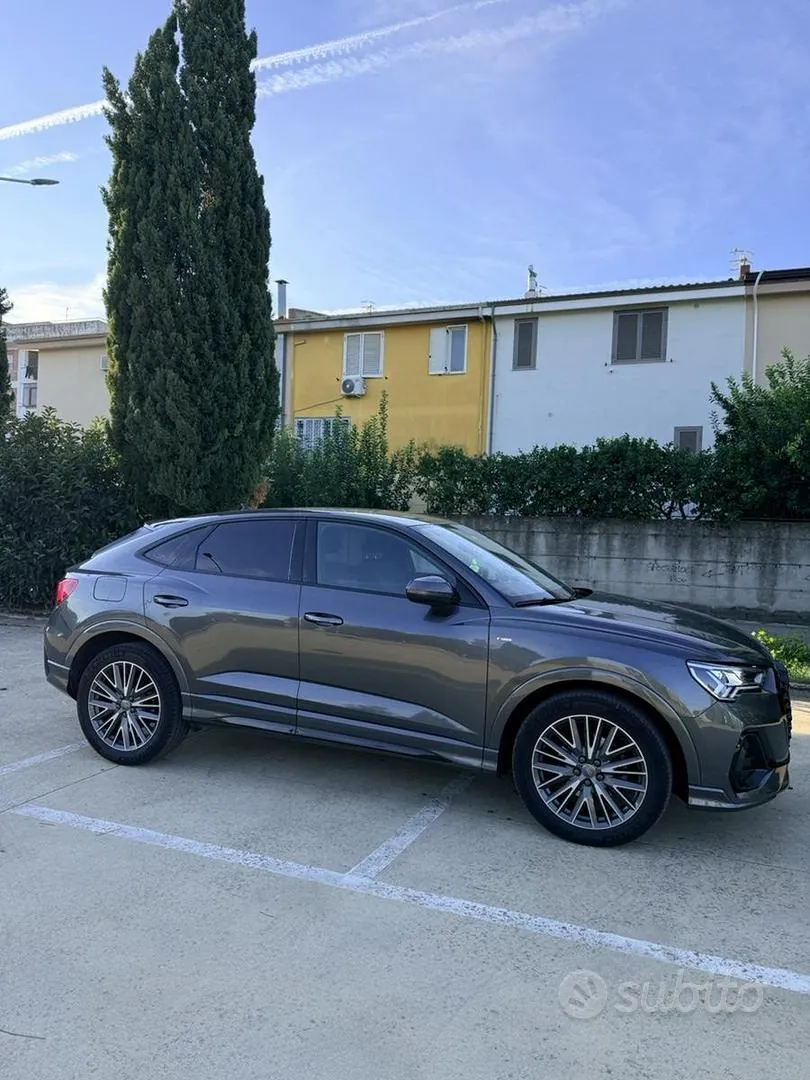Audi Q3 2019 photo 2