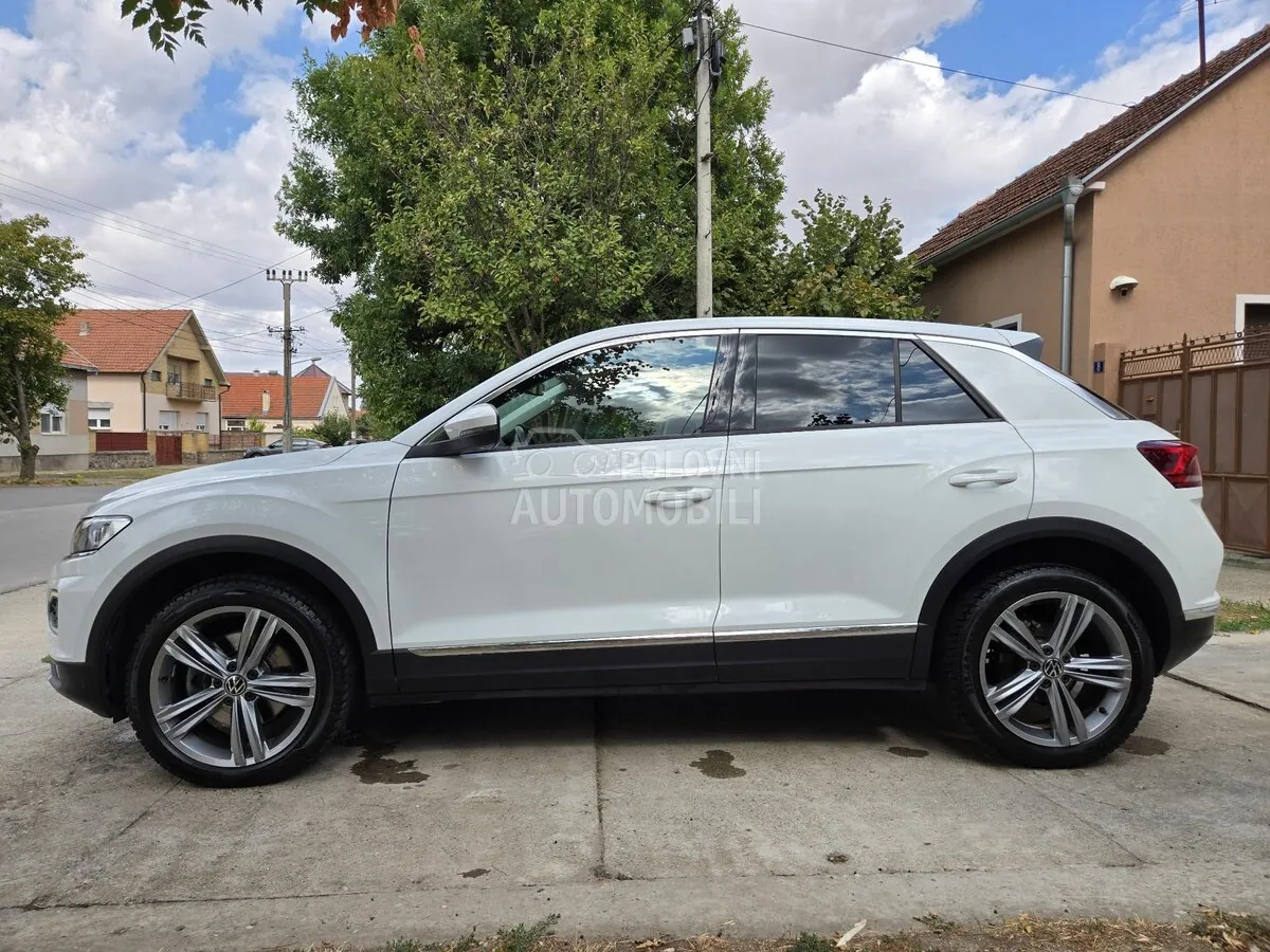 Volkswagen T-Roc 2021 photo 2