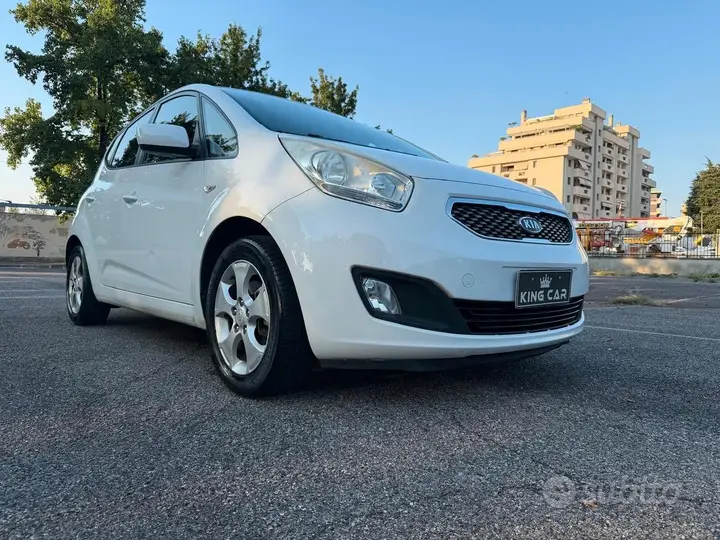 Kia Venga 2010 photo 2