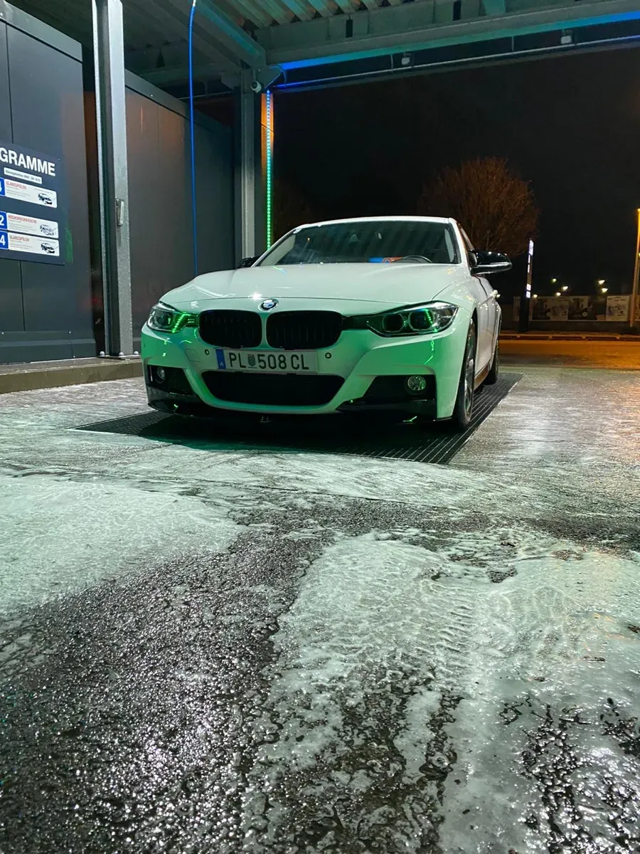 BMW 3 Series 2012 photo 3