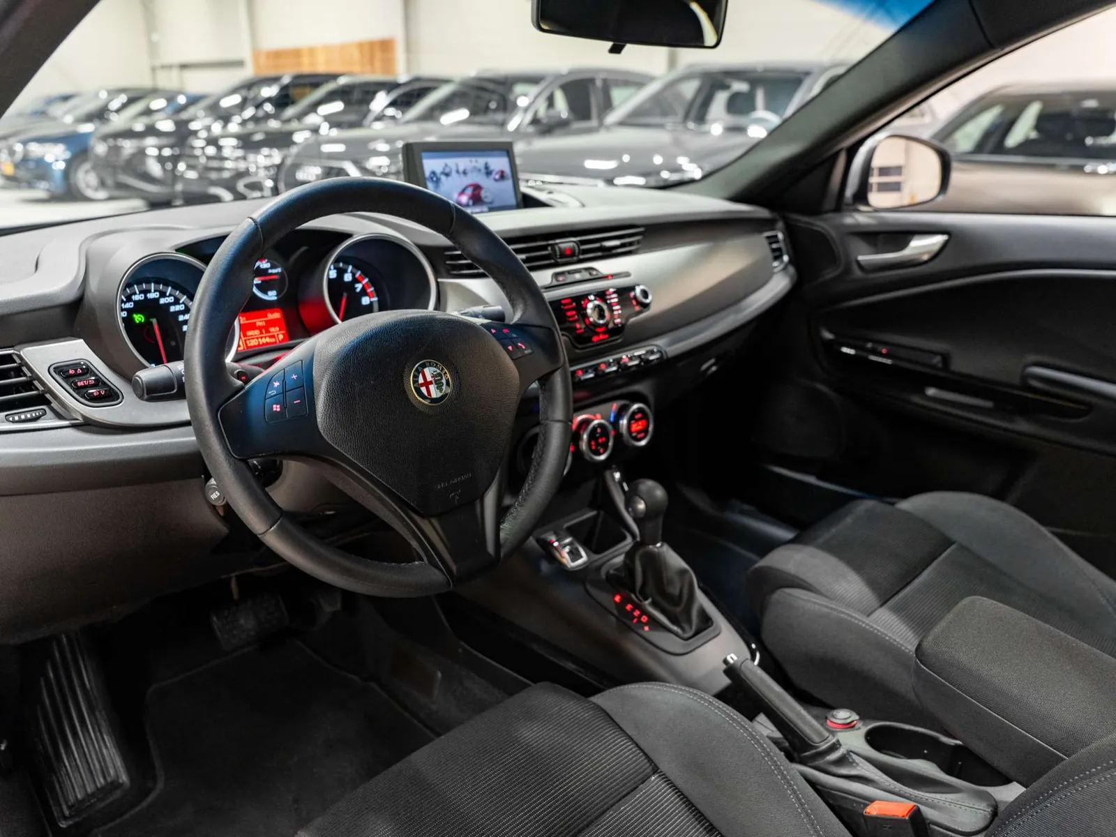 Alfa Romeo Giulietta 2013 photo 2