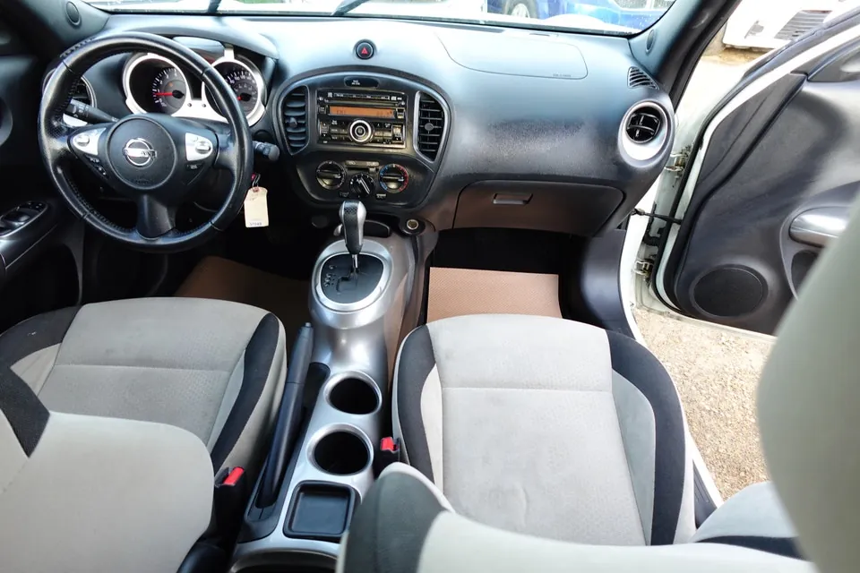 Nissan Juke 2011 photo 2