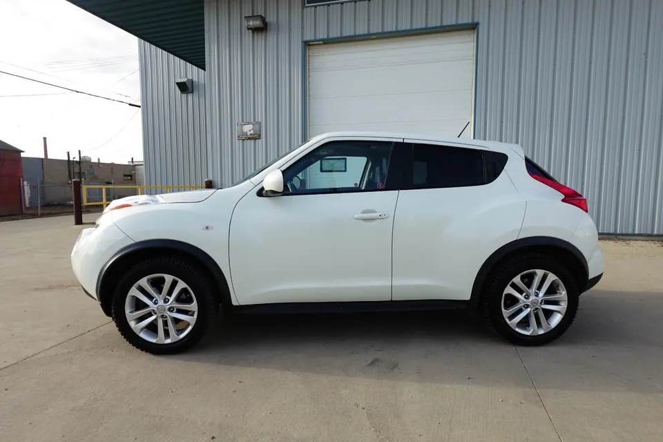 Nissan Juke 2011 photo 3