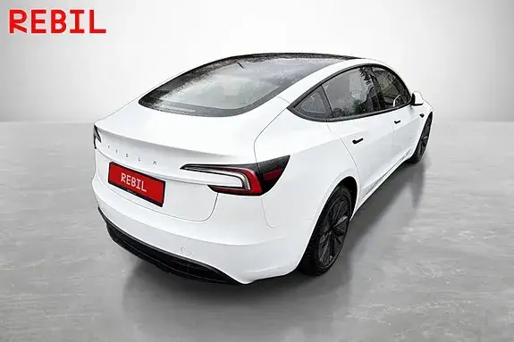 Tesla Model 3 2025 photo 4
