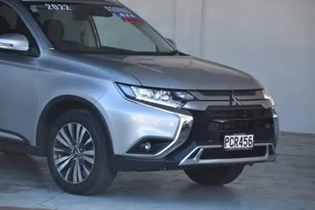 Mitsubishi Outlander 2022 photo 3
