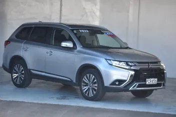 Mitsubishi Outlander 2022 photo 2
