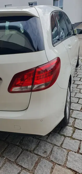 Mercedes-Benz B-Class 2017 photo 2