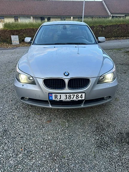 BMW 520I