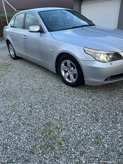 BMW 520I 2004 photo 2