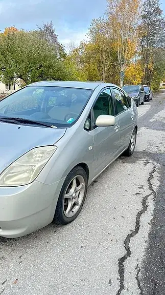 Toyota Prius 2004 photo 2