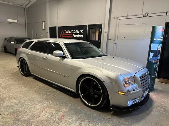 Chrysler 300C 2010 photo 2