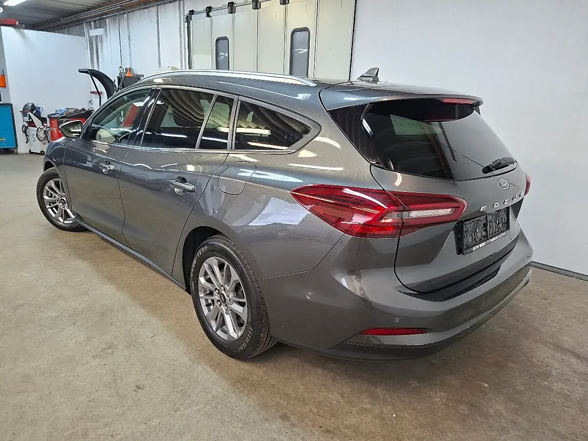 Ford Focus 2023 photo 3