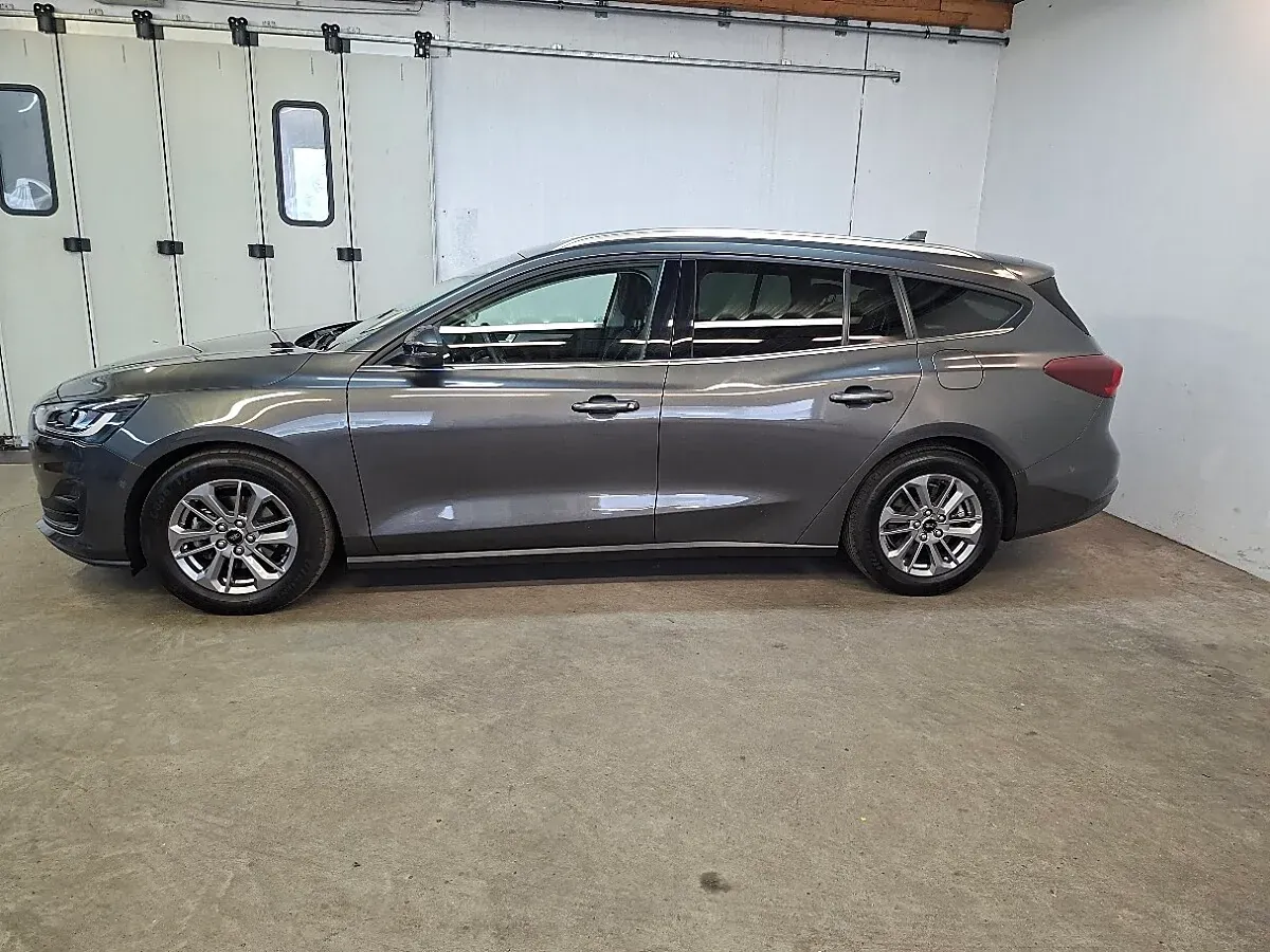Ford Focus 2023 photo 2
