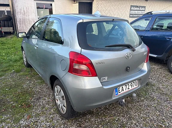 Toyota Yaris 2006 photo 4
