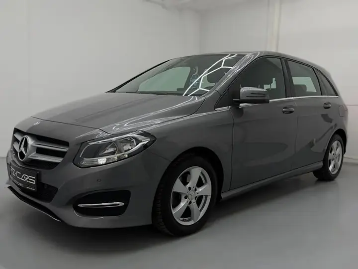 Mercedes-Benz B 180