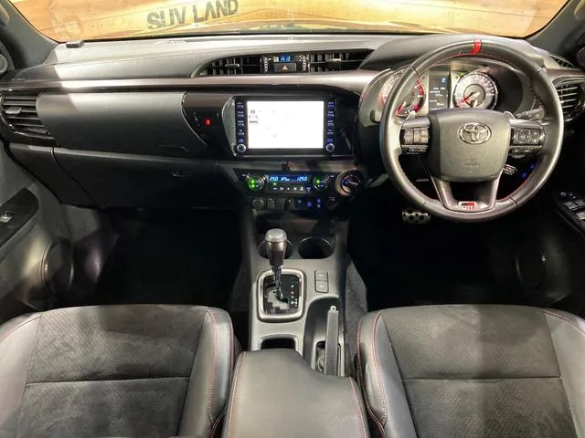 Toyota Hilux 2022 photo 2