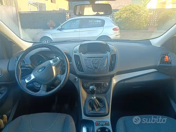 Ford Kuga 2015 photo 4