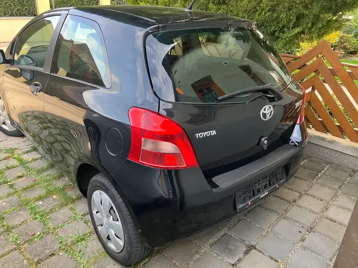 Toyota Yaris 2006 photo 2