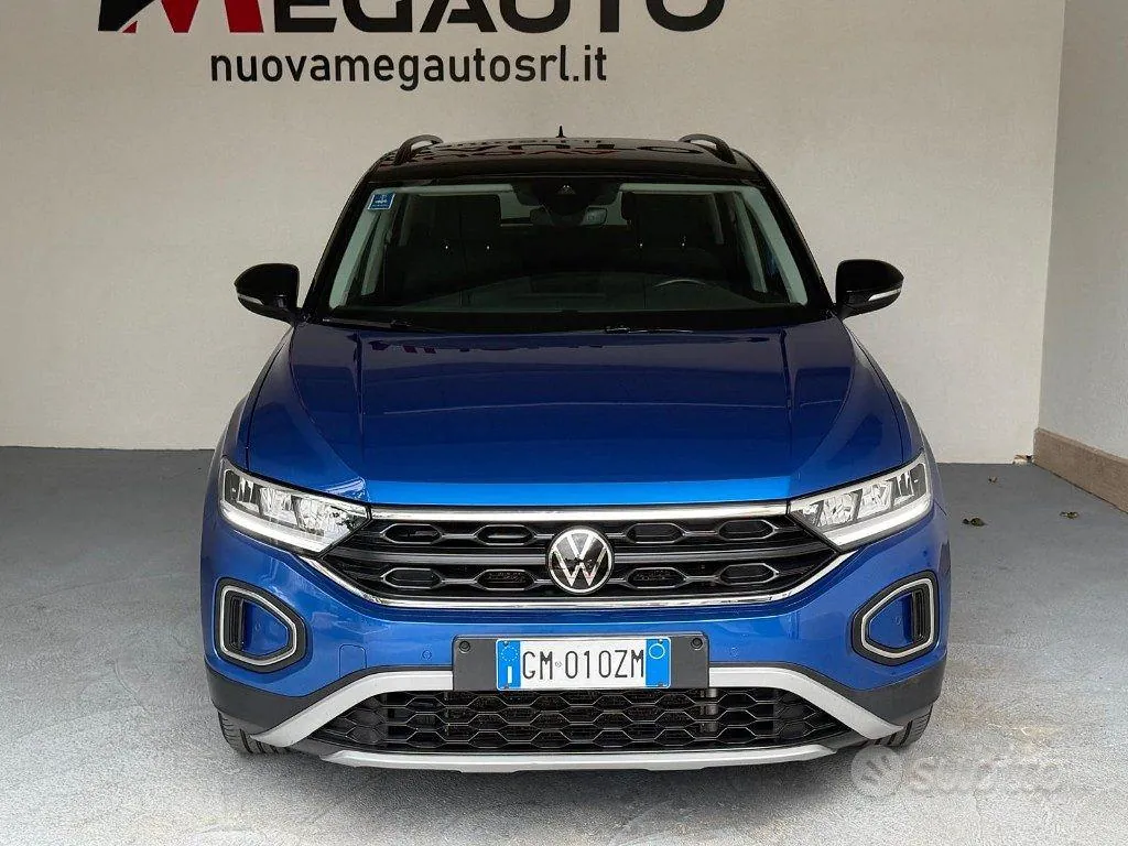 Volkswagen T-Roc 2023 photo 2