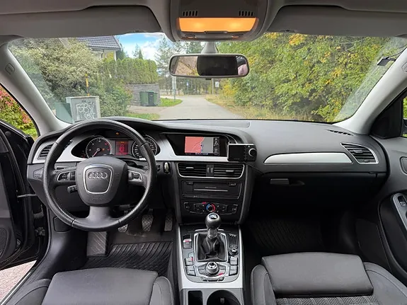 Audi A4 2011 photo 5