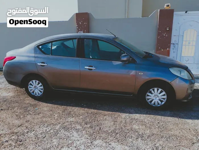 Nissan Sunny 2011 photo 4