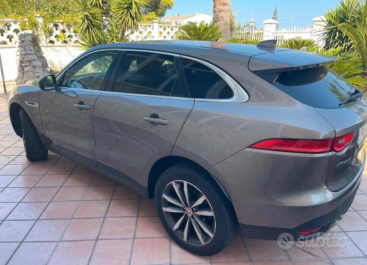 Jaguar F-Pace 2017 photo 4