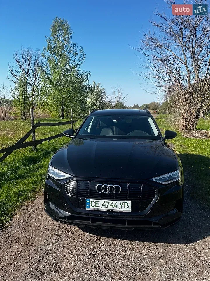 Audi E-Tron 2021 photo 2