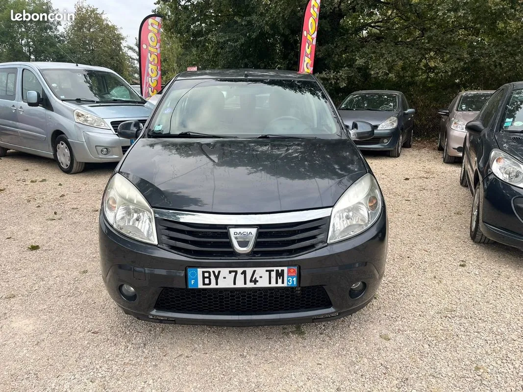 Dacia Sandero 2011 photo 2