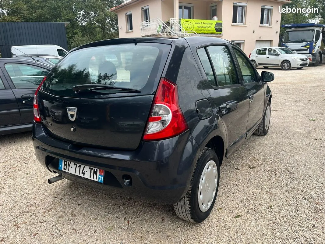 Dacia Sandero 2011 photo 5