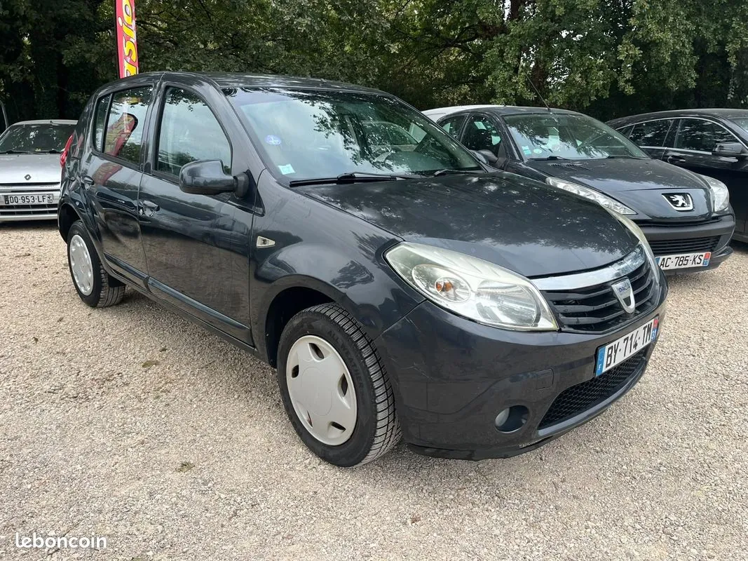 Dacia Sandero 2011 photo 3