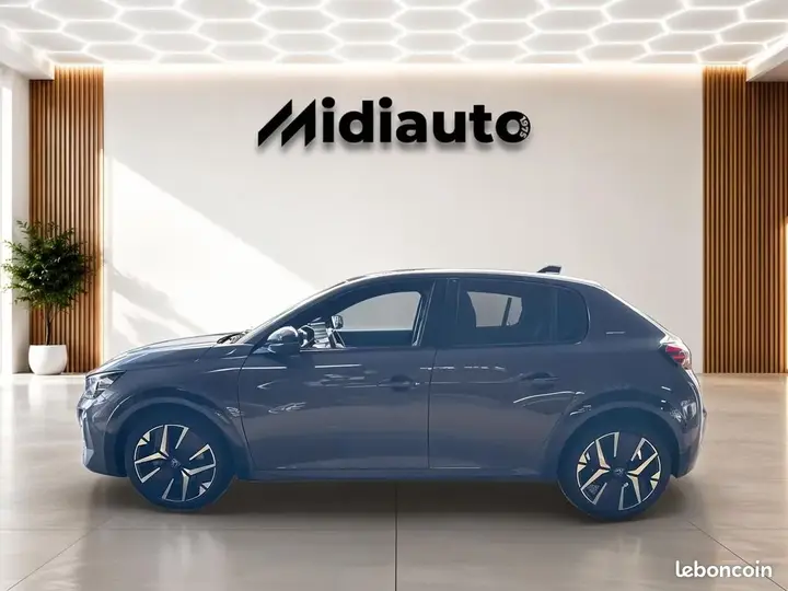 Peugeot 208 2025 photo 2
