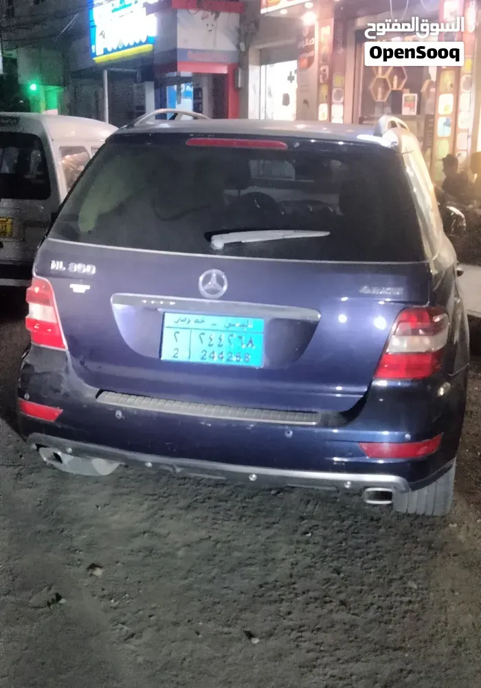 Mercedes-Benz M-Class 2011 photo 2
