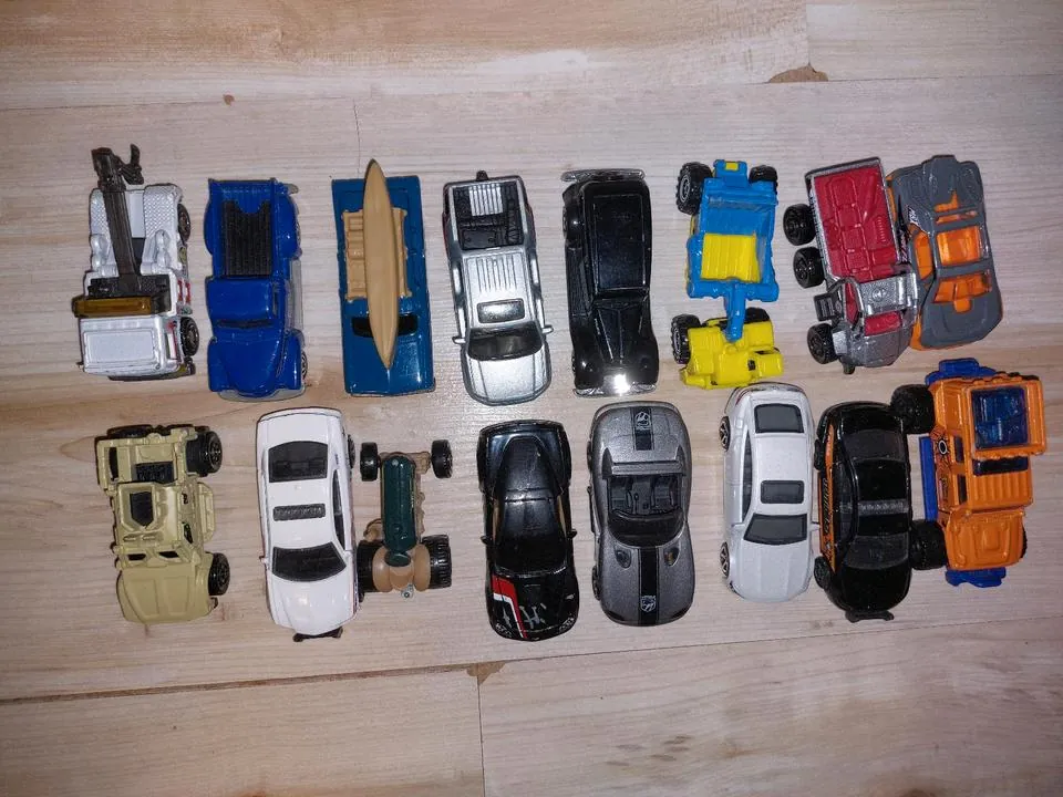 Matchbox Set (15 Autos)